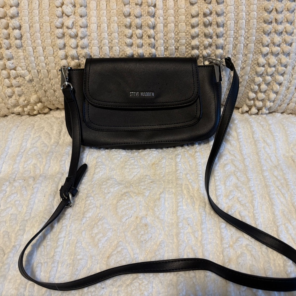 Steve Madden Elegant Black Crossbody Bag